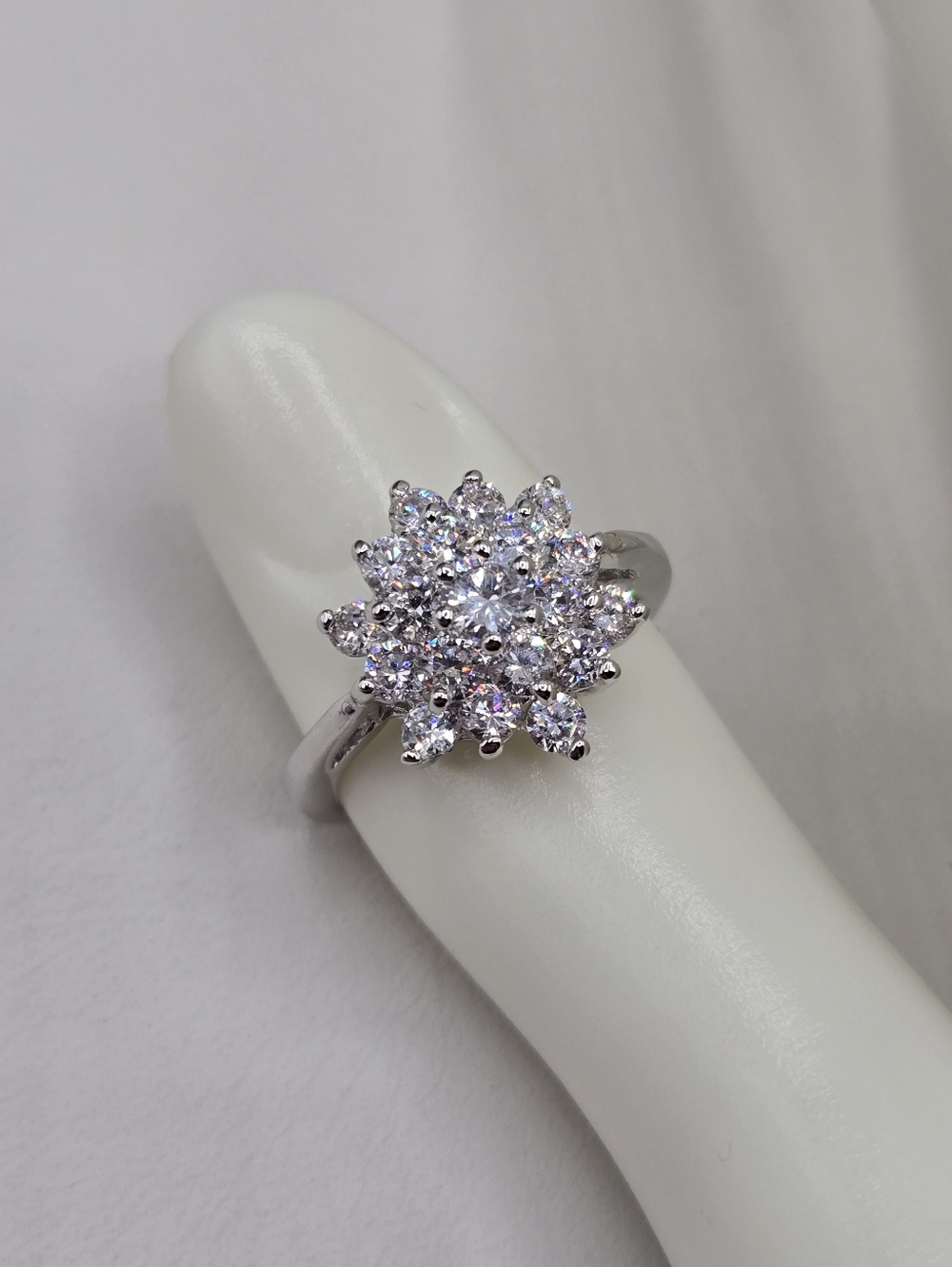 Swarovski Crystal Elements Silver Floral Statement Ring Size 7.75 Prom Bridal - Picture 5 of 6